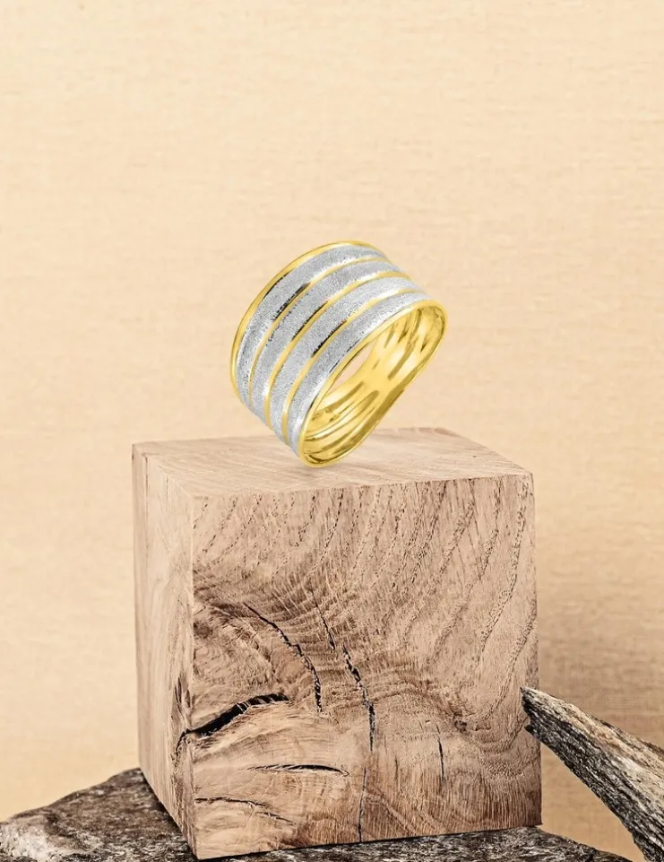 Bague bicolore or jaune 375 ‰ et rhodium effet sablé SO OR