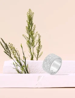 Bague en argent 925 ‰ rhodié avec oxydes de zirconium blancs SO OR