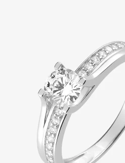 Bague en or blanc 750 ‰ avec oxyde de zirconium SO OR