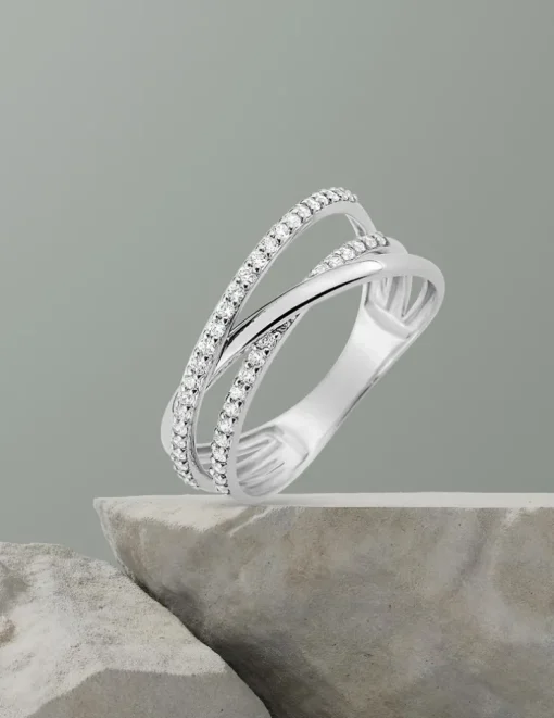 Bague fantaisie or blanc 375‰ et oxyde de zirconium SO OR