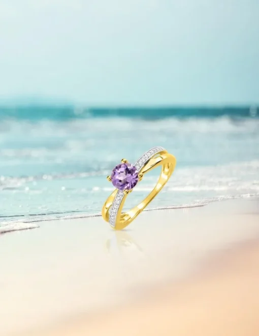 Bague or jaune 375‰, améthyste, oxyde de zirconium SO OR