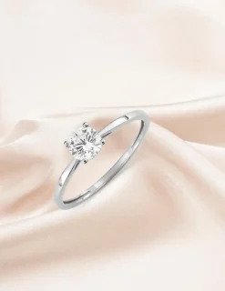 Bague solitaire 4 griffes or blanc 375 ‰ et oxyde de zirconium SO OR