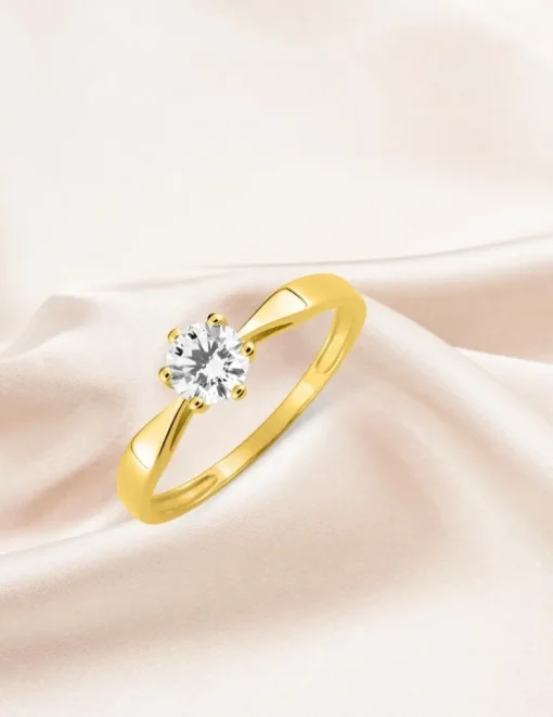 Bague solitaire 6 griffes or jaune 375 ‰ et oxyde de zirconium SO OR