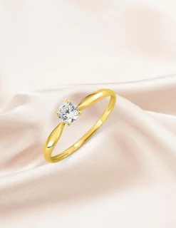 Bague solitaire 4 griffes or jaune 375 ‰ et oxyde de zirconium SO OR