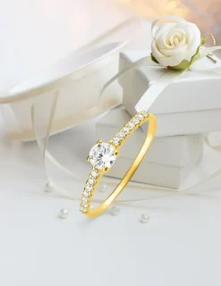 Bague solitaire accompagné or 375 ‰ et oxydes de zirconium SO OR