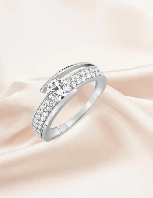 Bague solitaire accompagné or blanc 375 ‰ et oxydes de zirconium SO OR