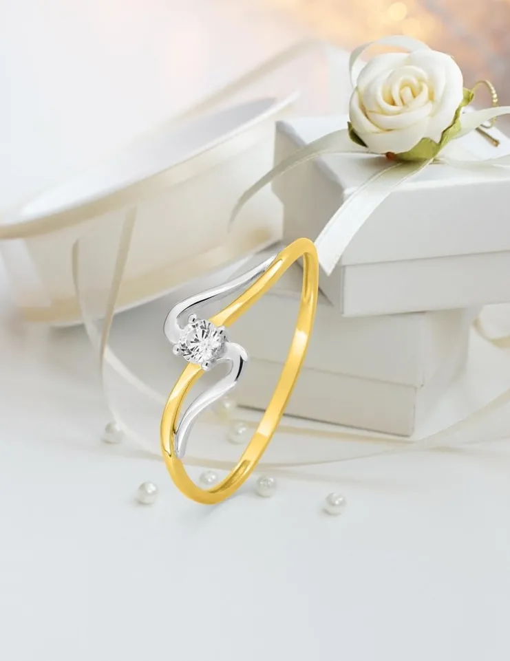 Bague solitaire bicolore 375 ‰ et oxyde de zirconium SO OR