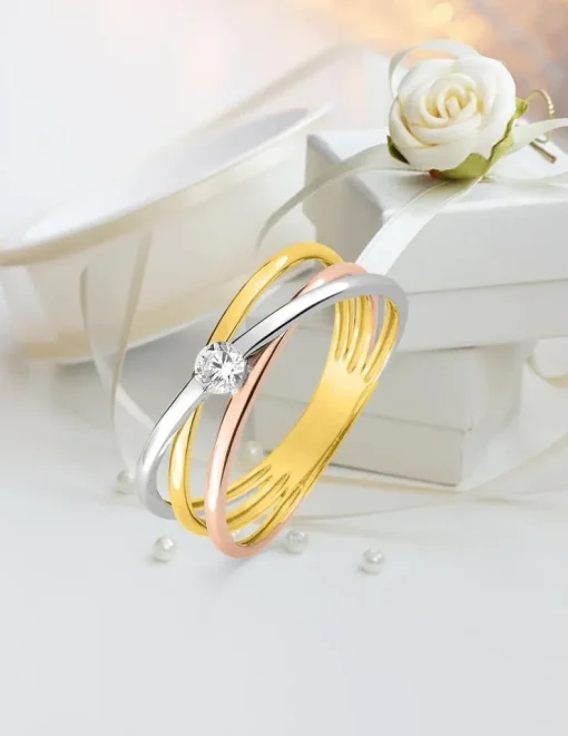 Bague solitaire fantaisie 3 ors 375 ‰ oxyde de zirconium SO OR