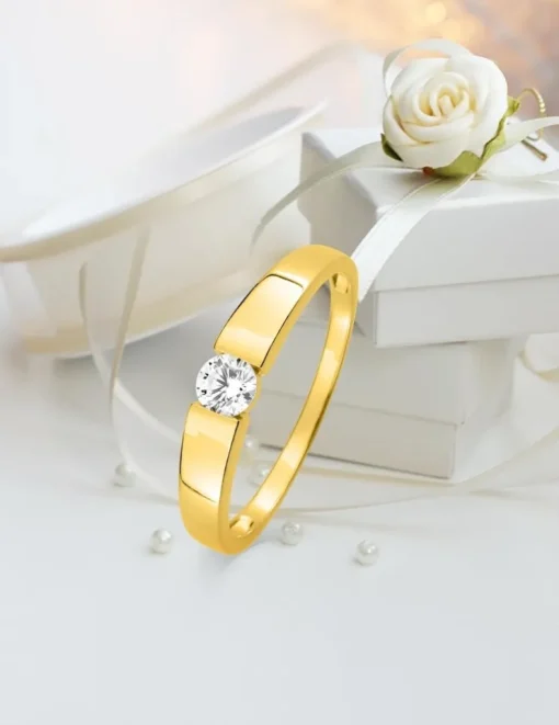Bague solitaire pince or jaune 375 ‰ et oxyde de zirconium SO OR