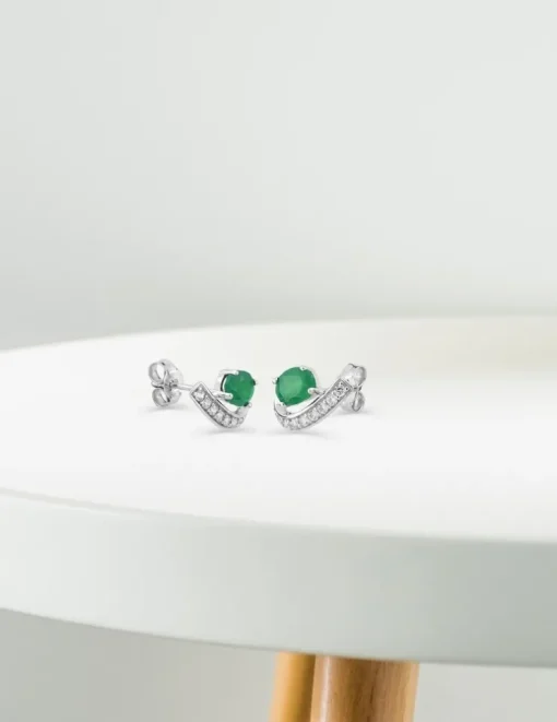 Boucles d'oreilles clous or blanc 375‰, émeraude et oxyde de zirconium SO OR