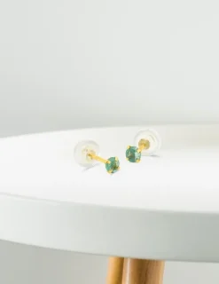 Boucles d'oreilles clous or jaune 750 ‰ et émeraude 3 mm SO OR
