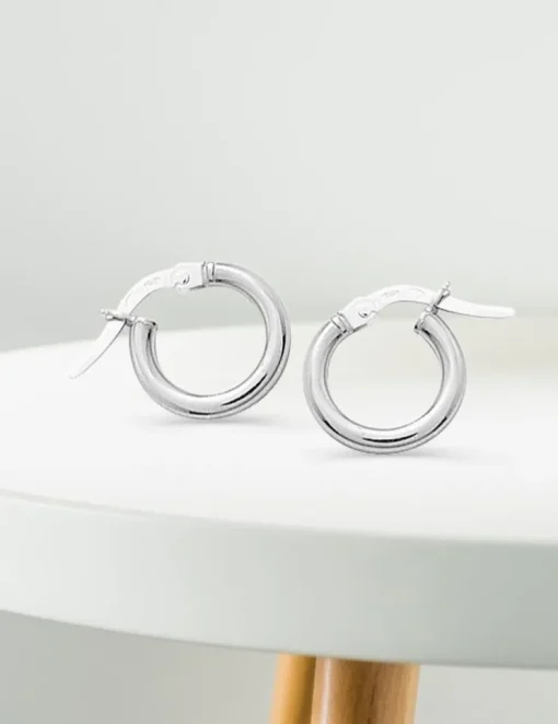 Boucles d'oreilles créoles lisses or blanc 750 ‰ diamètre ext 8 mm SO OR