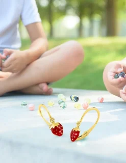 Boucles d'oreilles fraise or jaune 750 ‰ laque rouge SO OR