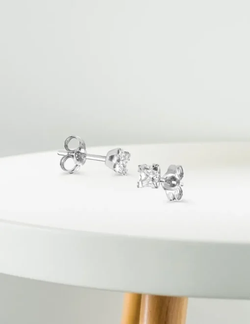 Boucles d'oreilles or blanc 375‰ et oxyde de zirconium SO OR