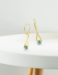 Boucles d'oreilles pendantes or jaune 750 ‰, émeraude en poire et rhodium SO OR