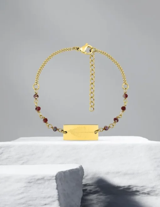 Bracelet fantaisie cristal rouge, petite chaîne et plaque en acier doré SO OR