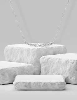Collier barette en or blanc 375 ‰ et oxydes de zirconium sertis griffes SO OR