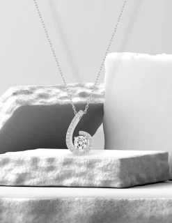 Collier or blanc 375 ‰ et oxydes de zirconium SO OR