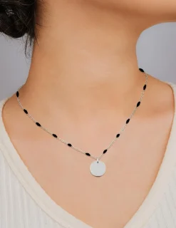 Collier pendentif fantaisie noir et acier, plaque ronde SO OR