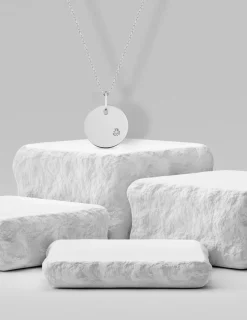 Pendentif jeton en or blanc 375 ‰ SO OR